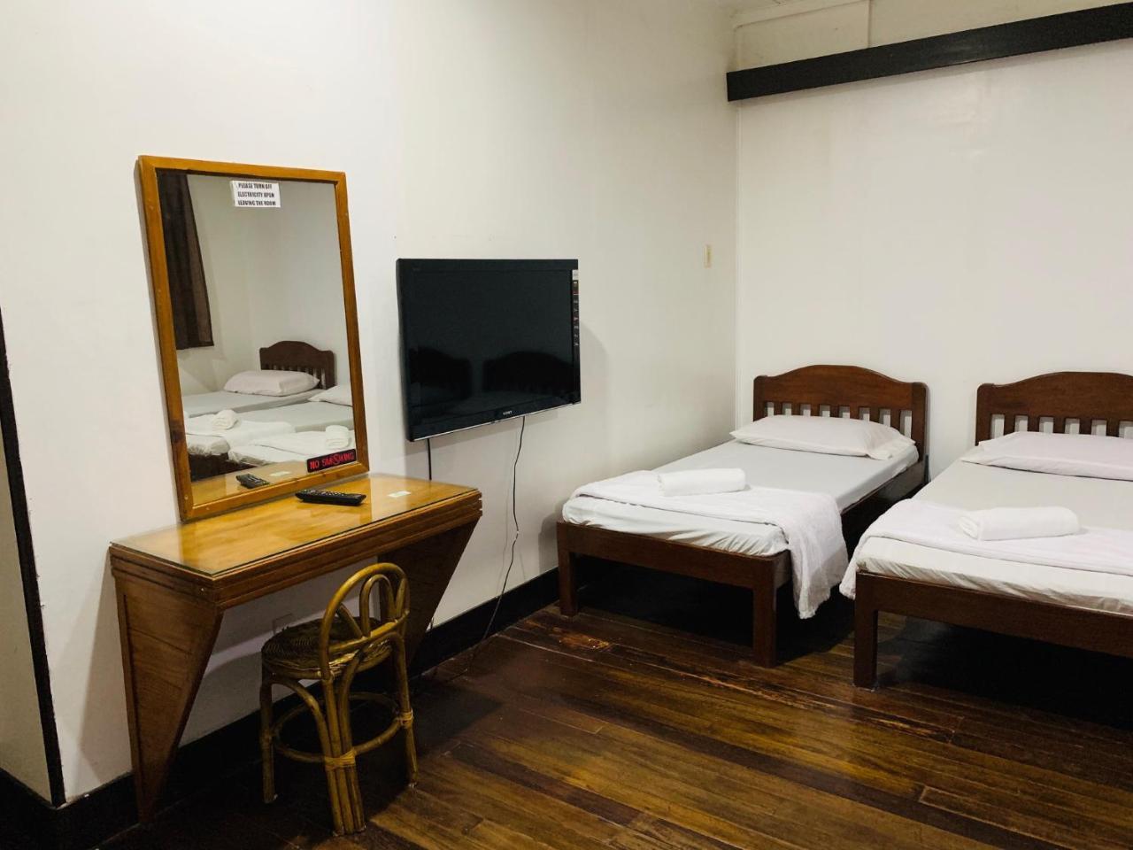Matutina Pensionne Puerto Princesa Esterno foto