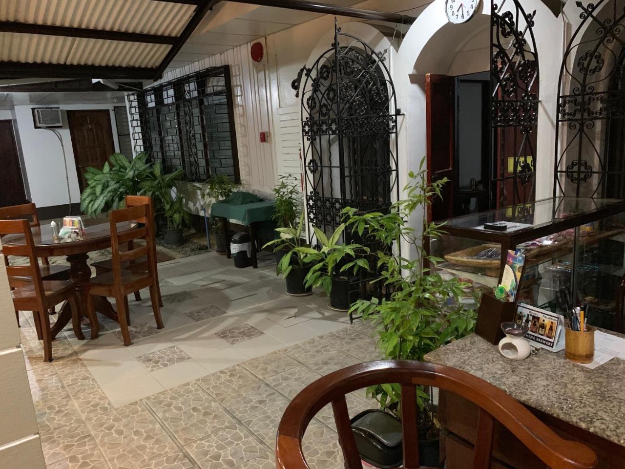 Matutina Pensionne Puerto Princesa Esterno foto